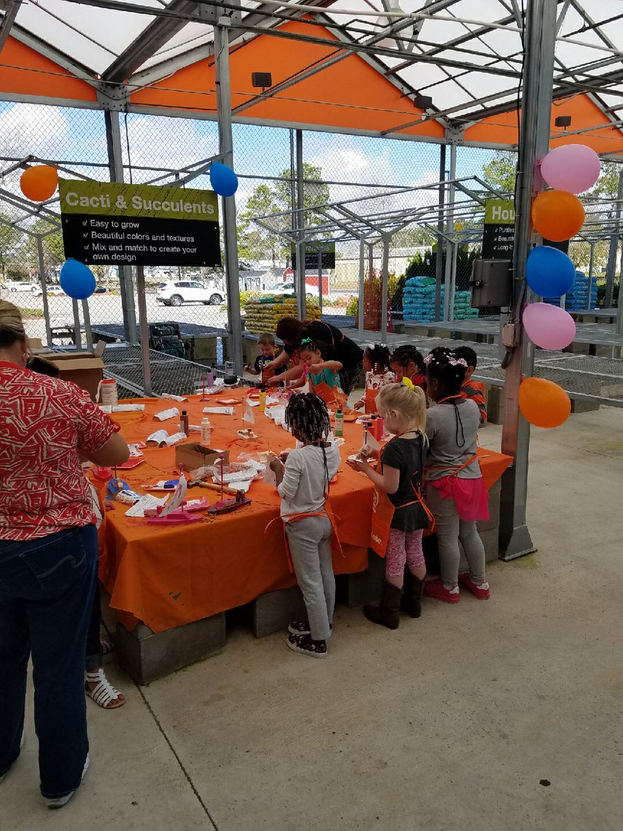 derouin_tonya's tweet photo. The Shallotte Home Depot!!! Had some little visitors from LongWood head start today #futurecreators #minibuilders https://t.co/Qa1owMijhk
