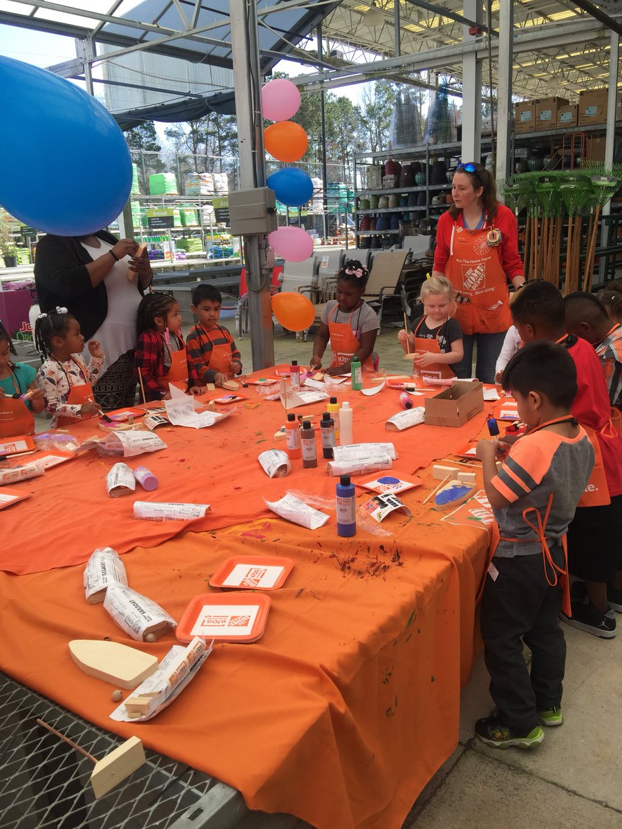 derouin_tonya's tweet photo. The Shallotte Home Depot!!! Had some little visitors from LongWood head start today #futurecreators #minibuilders https://t.co/Qa1owMijhk