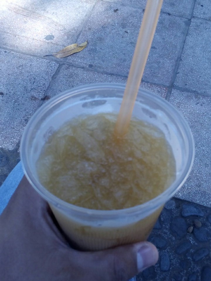 colimahermoso10's tweet photo. Como decir que no a un rico y refrescante tejuino aquí en el centro de colima y mas con este calor rico que se siente ahorita, saludos y bonita tarde tengan todos. #tejuinocolima #colima #vivecolima #visitacolima #felizmartes #colimahermoso10 #tradiciones #costumbres #tejuino https://t.co/HPtUjzsUSc