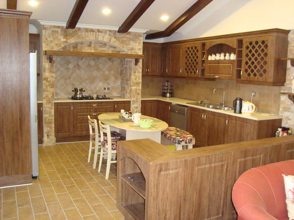 KitchenSina's tweet photo. آشپزخانه‌ها مرکز و قلب خانه و کابینت ها همیشه به عنوان مهمترین بخش های آن به شمار می‌روند.
‌ در حال حاضر مدل ها و جنس های بسیار زیادی در صنعت کابینت آشپزخانه وجود دارد که همین باعث سخت تر شدن انتخاب مدل و رنگ کابینت میشود.
https://t.co/13hMnOotds https://t.co/RITQc1YcZm