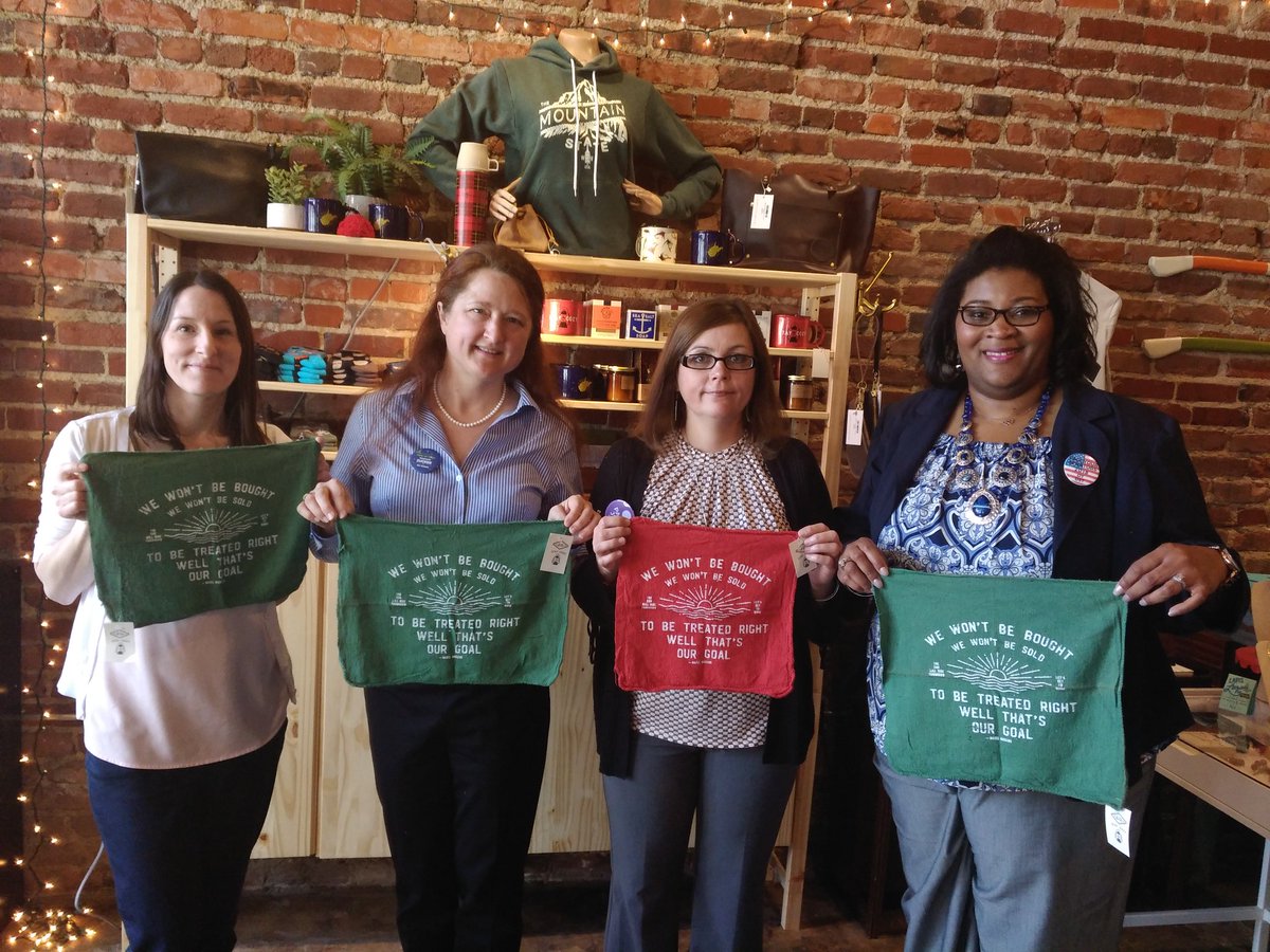 paulajean2020's tweet photo. Team #PaulaJean2018 is out with @zuckerforwv, @officialdaniwv for supporting @KinShipGoods, a progressive local business. #SupportLocal #UniteOurFight #SupportFellowProgressives https://t.co/LXhDcSRteR https://t.co/51MYSYoPX0