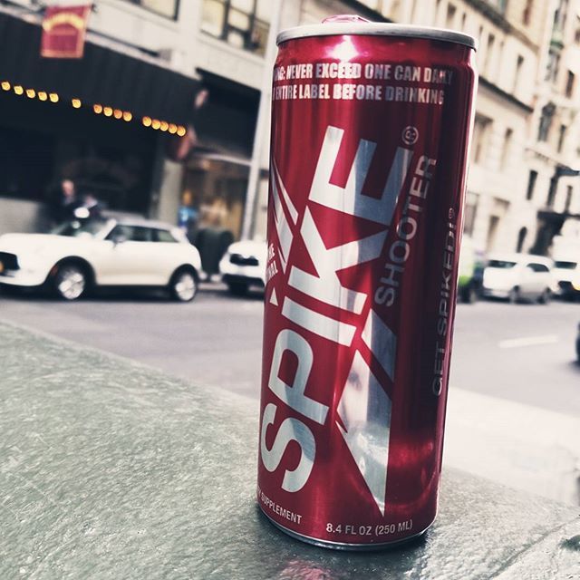 mmzofficial's tweet photo. Its time to #GetSpiked in #NYC!!!! Navigating the crowds like a BOSS! #JumpSplits, #DavidLeeRoth, #LiveShowFuel, #LiquidLife, #GratuitousAmountsOfEnergy #ItsWarmOut hahah. https://t.co/Jy6qoE8Y1h