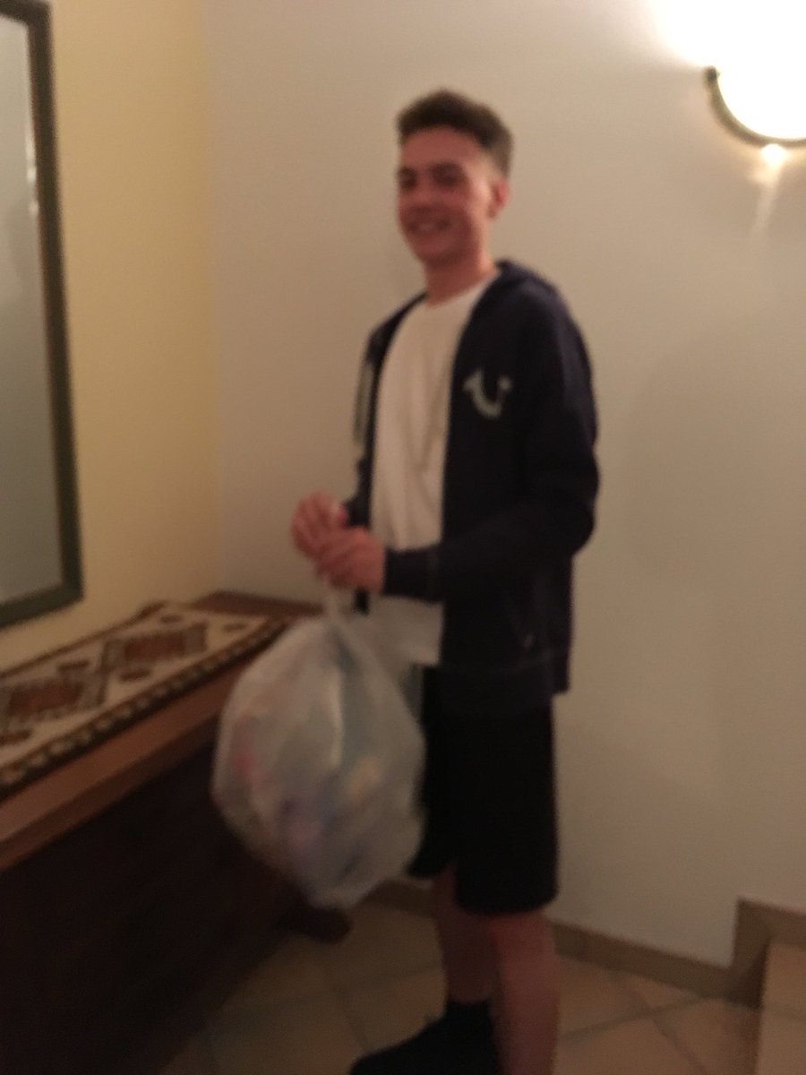 AA_Trips's tweet photo. A busy evening tidying rooms...&amp; boy did they need it! https://t.co/rC6U1jEnYY