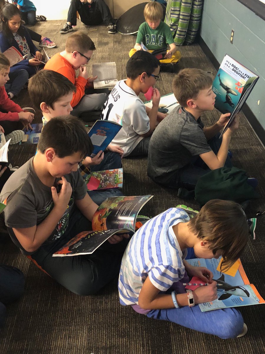 MaryVeldink's tweet photo. Room 14 loves to read non-fiction! #jpsreads #pinewoodpride https://t.co/3GylnGAJPz