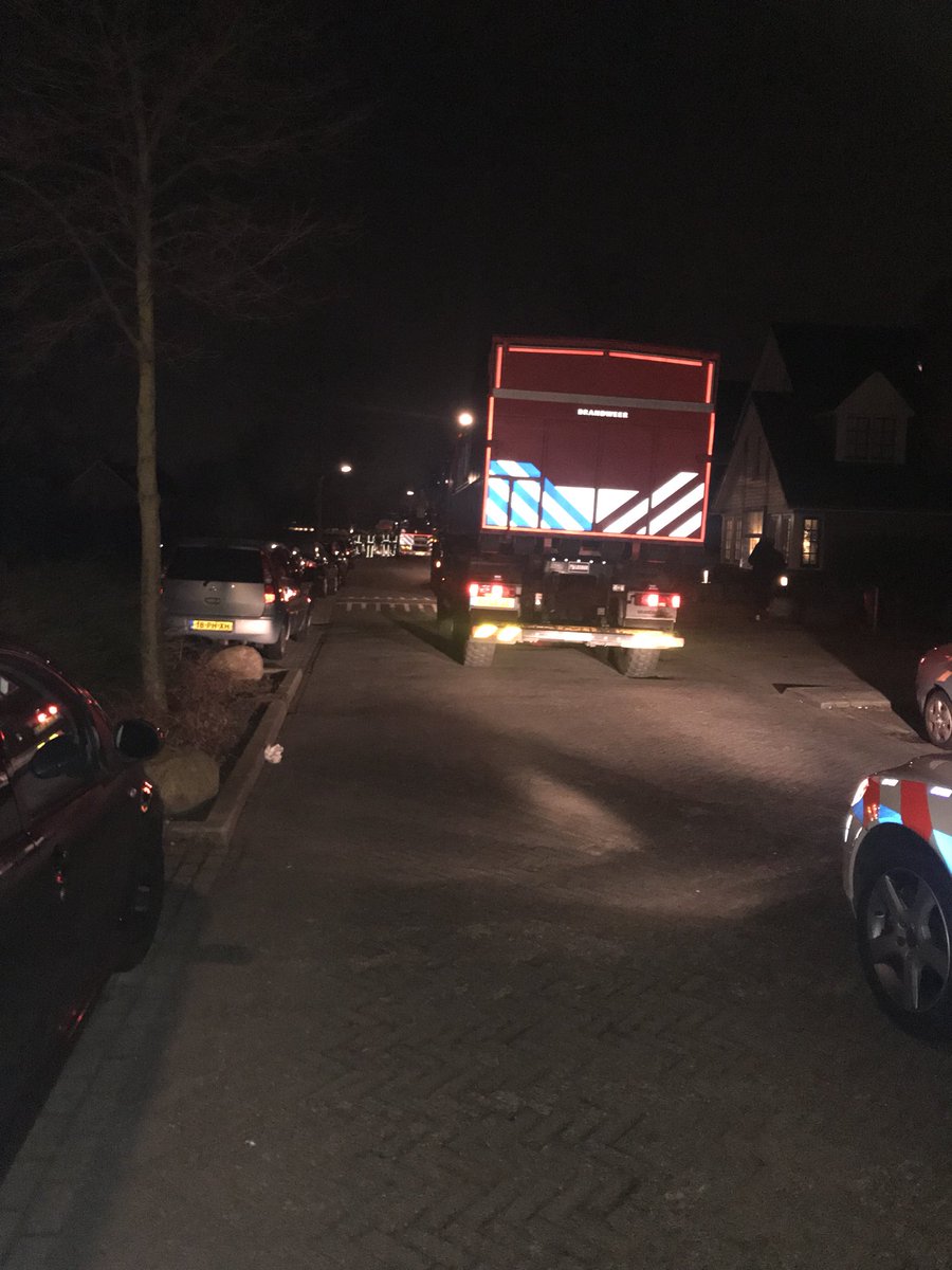 DePeterKroon's tweet photo. @regio15 @ auto te water Nootdorp dokter Bakkerlaan https://t.co/QauMnGqNo5