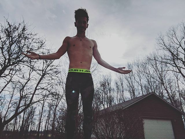 andrewchwalik's tweet photo. Suns out, guns out (especially when it's 73ยฐ in February). โ๏ธ๐ช #Run27 https://t.co/M0ZMxGt9FN
