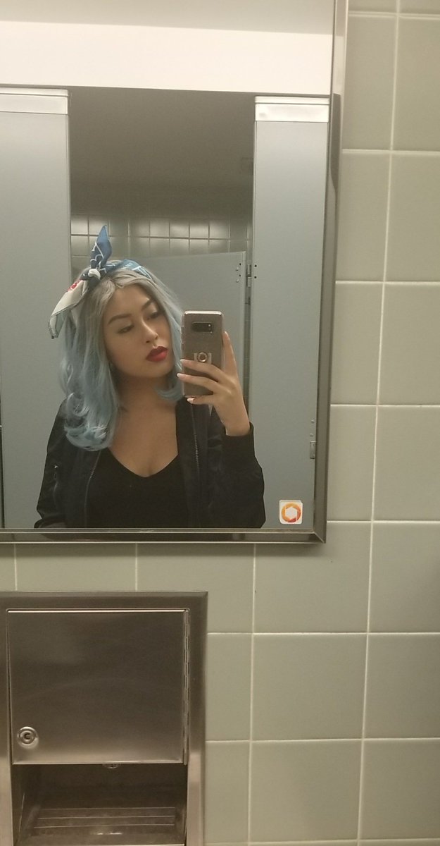 MFGLOOMWORLD's tweet image. #NonBinaryBabes 😘