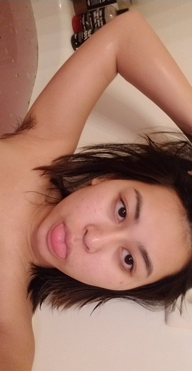 MFGLOOMWORLD's tweet image. #NonBinaryBabes 😘