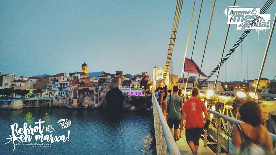 ⏩Un any més torna el Rebrot, el segon any què aquest és En Marxa!!

 📆El 12, 13, 14 i 15 de juliol a algun punt dels Països Catalans.

👉Xerrades, espectacles, concerts, tallers i accions. NO T'HO PERDIS!

#Rebrot18