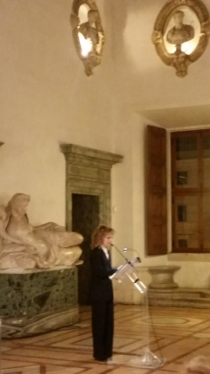 FranceenItalie's tweet photo. Una bella serata per l'#edizione e la traduzione tra #Francia e #Italia. #PremioStendhal a Palazzo Farnese stasera intorno al l'ambasciatore, @valeriomagrelli, i vincitori Lorenzo #Flabbi e Ursula #Manni. Letture di Sonia #Bergamasco e Peppino #Mazzotta. @IF_Italia https://t.co/grs6VgV0E6