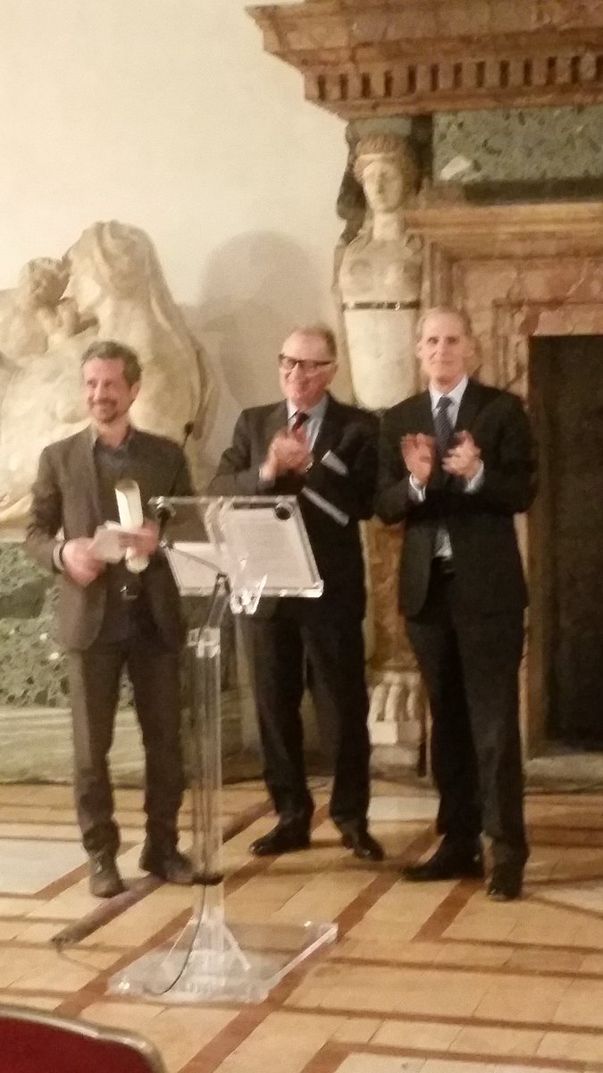 FranceenItalie's tweet photo. Una bella serata per l'#edizione e la traduzione tra #Francia e #Italia. #PremioStendhal a Palazzo Farnese stasera intorno al l'ambasciatore, @valeriomagrelli, i vincitori Lorenzo #Flabbi e Ursula #Manni. Letture di Sonia #Bergamasco e Peppino #Mazzotta. @IF_Italia https://t.co/grs6VgV0E6