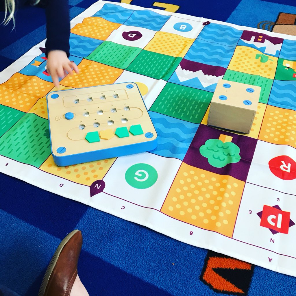 MsWTeaches2nd's tweet photo. Some hands on coding practice with Cubetto this morning. My chickadees LOVED it. #coding #iTeachAK https://t.co/E28suQUuMN