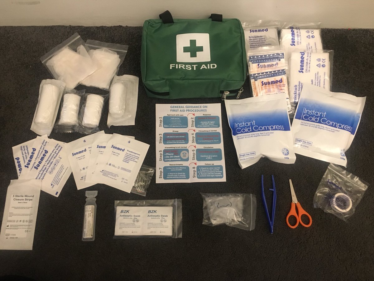 heartbeatsport's tweet photo. Hats off to @AldiUK selling a 100 piece travel size first aid kit for only £9.99.
It includes a one way vent aid to allow rescue breaths to be delivered hygienically if required. Also included is a general first aid guidance leaflet.
Well done Aldi!! https://t.co/DlodHURTR6
