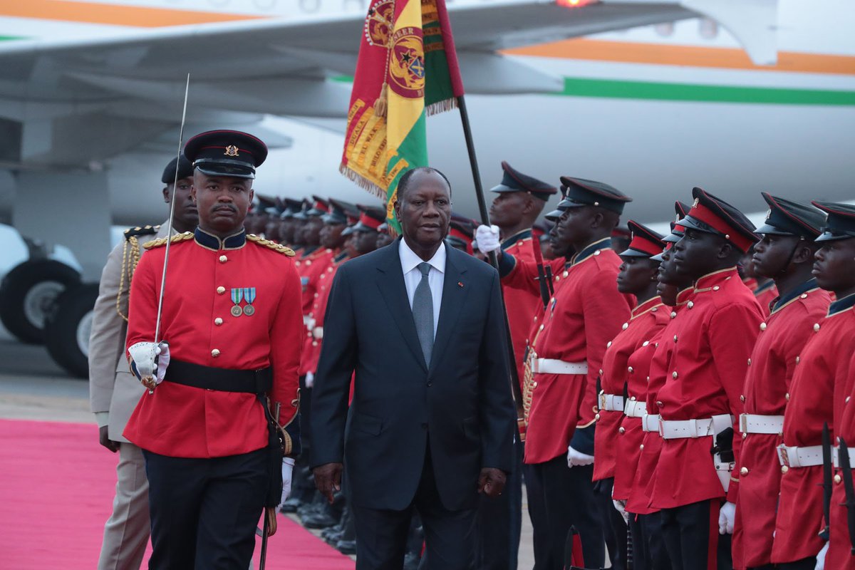AOuattara_PRCI's tweet image. Je suis arrivé dans l&apos;après-midi, à Accra au Ghana, où je prendrai part à la cinquième réunion de la Task force présidentielle sur le programme de la monnaie unique de la CEDEAO.
