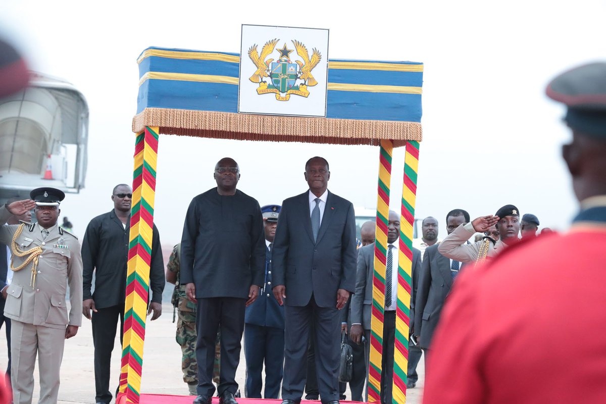 AOuattara_PRCI's tweet image. Je suis arrivé dans l&apos;après-midi, à Accra au Ghana, où je prendrai part à la cinquième réunion de la Task force présidentielle sur le programme de la monnaie unique de la CEDEAO.