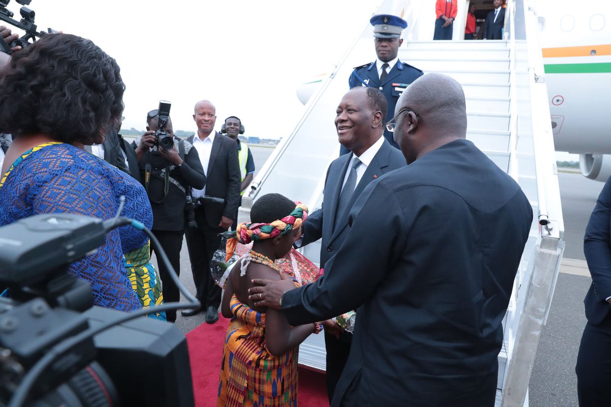 AOuattara_PRCI's tweet image. Je suis arrivé dans l&apos;après-midi, à Accra au Ghana, où je prendrai part à la cinquième réunion de la Task force présidentielle sur le programme de la monnaie unique de la CEDEAO.