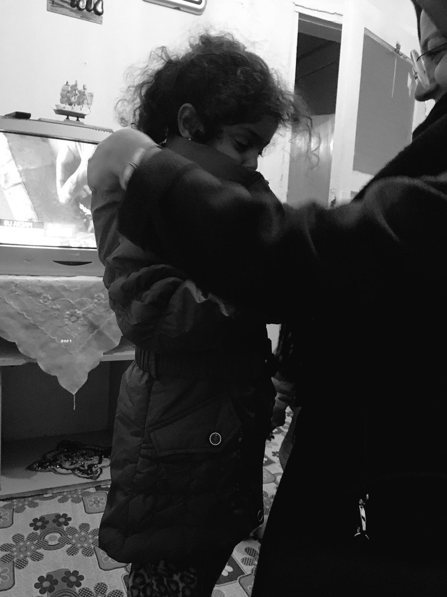 Biz ne kadar gülümsediysek o okadar gülmedi. Suçu 4 yaşında annesinin üzerine babasının kuma getirdiğine şahitlik eden gözleriydi...<a href="/YILDIRIMHafsa/">HAFSA YILDIRIM ESEN</a> <a href="/hayirdaslar/">Hayırdaşlar</a>