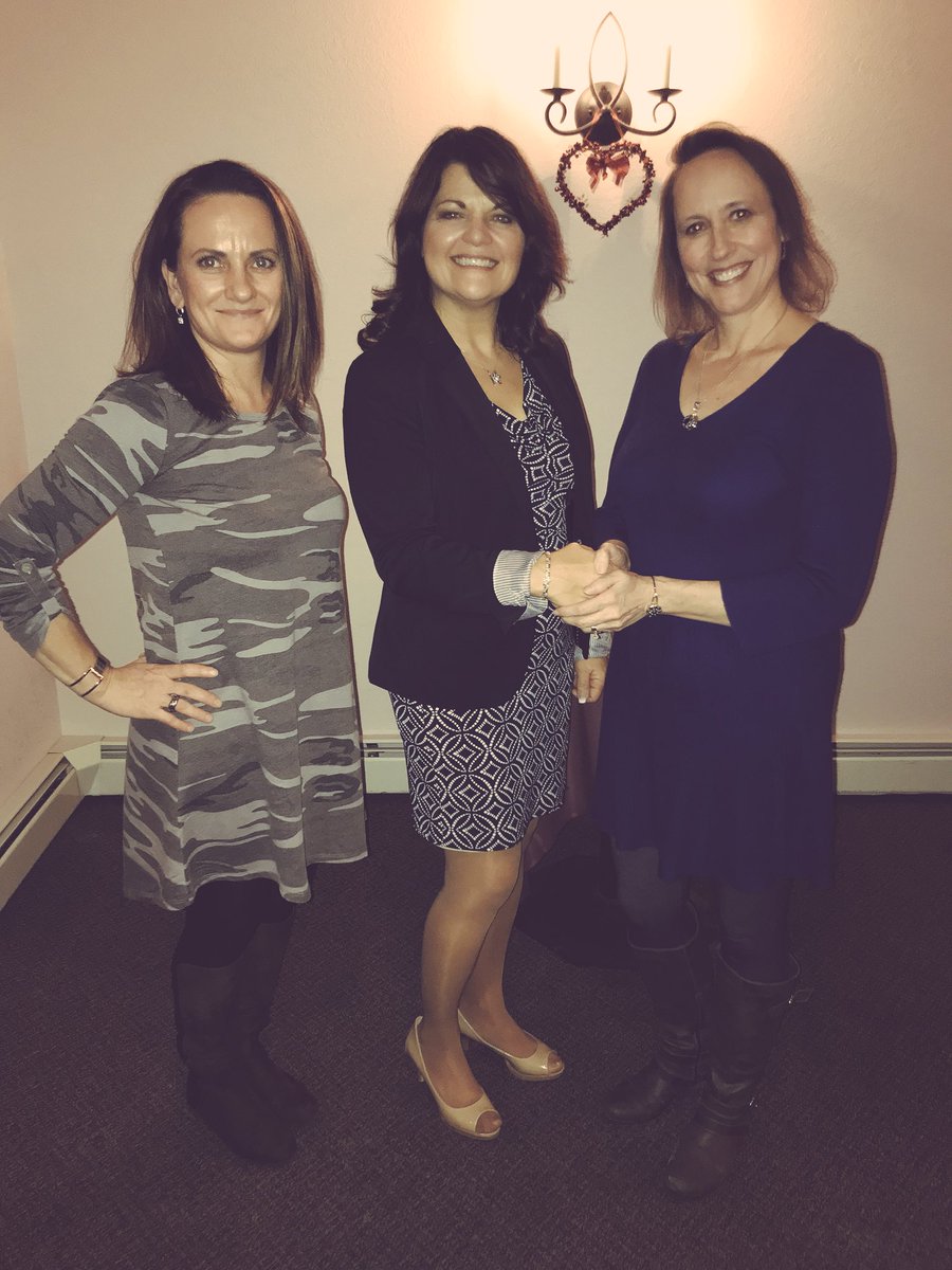 CoryAnnStMarie's tweet photo. Meet &amp; Greet with employees from St. Francis Dental Center @StFrancisDent #stfranciswi @journalsentinel #Mayor # https://t.co/wik2ZyoToH