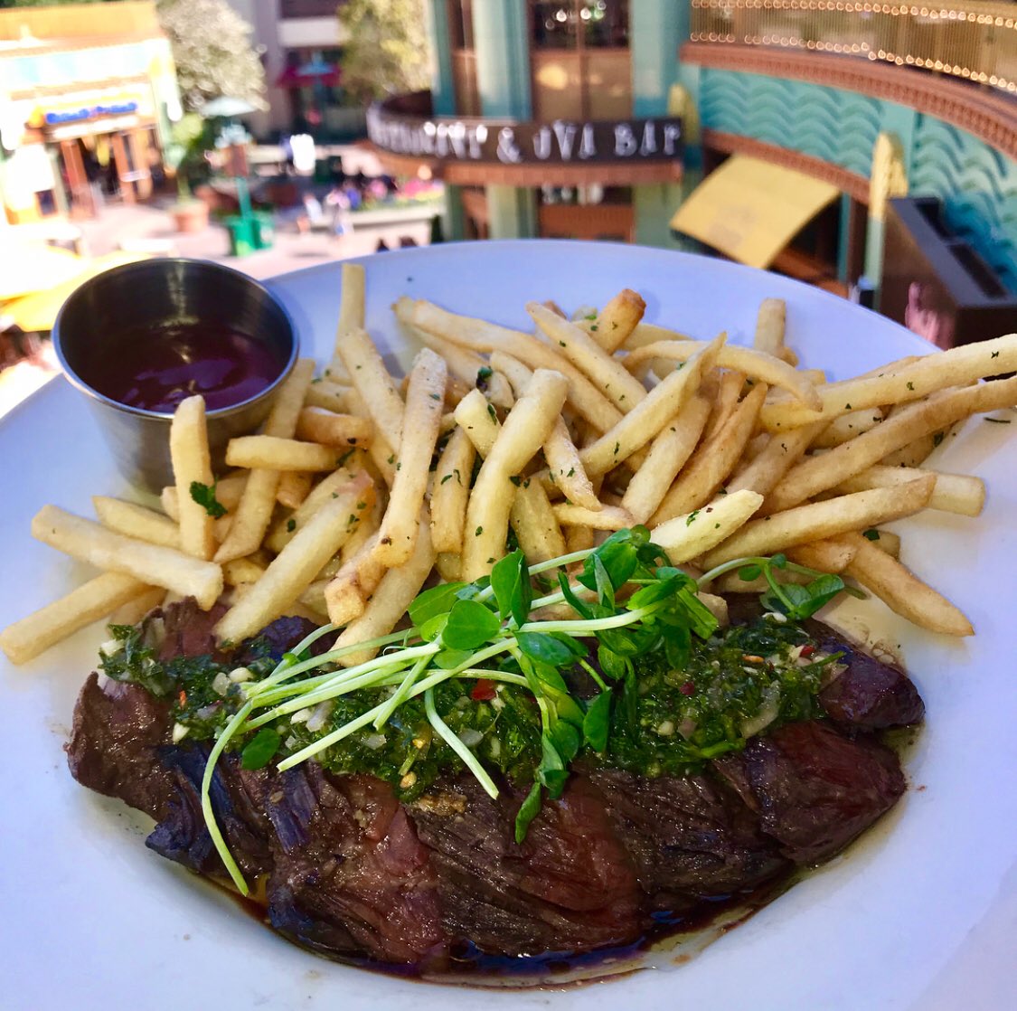 RichQuinos's tweet photo. Disney eatin is goood! https://t.co/jHBn7Cxeyc