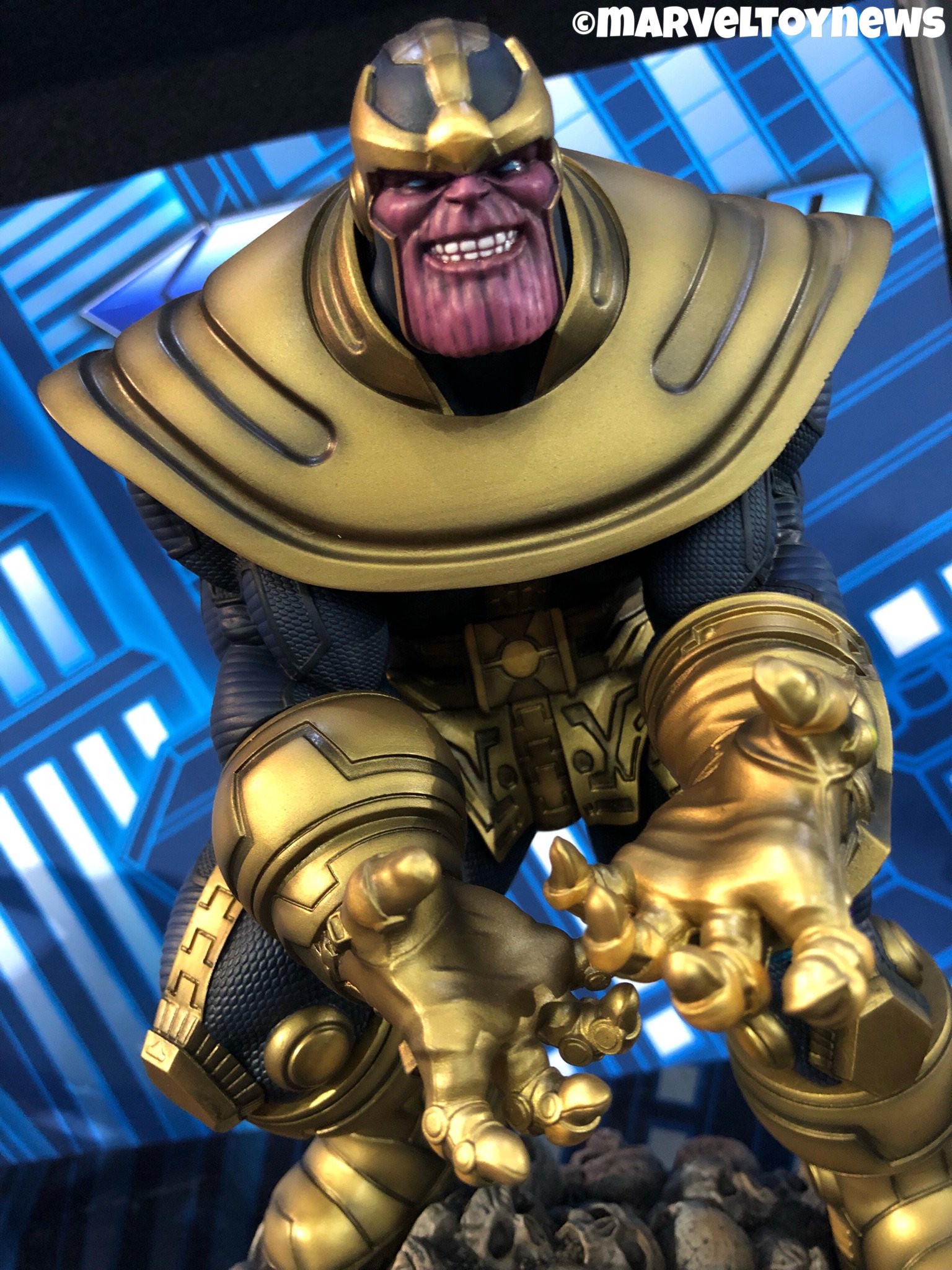 Diamond Select Thanos Statue