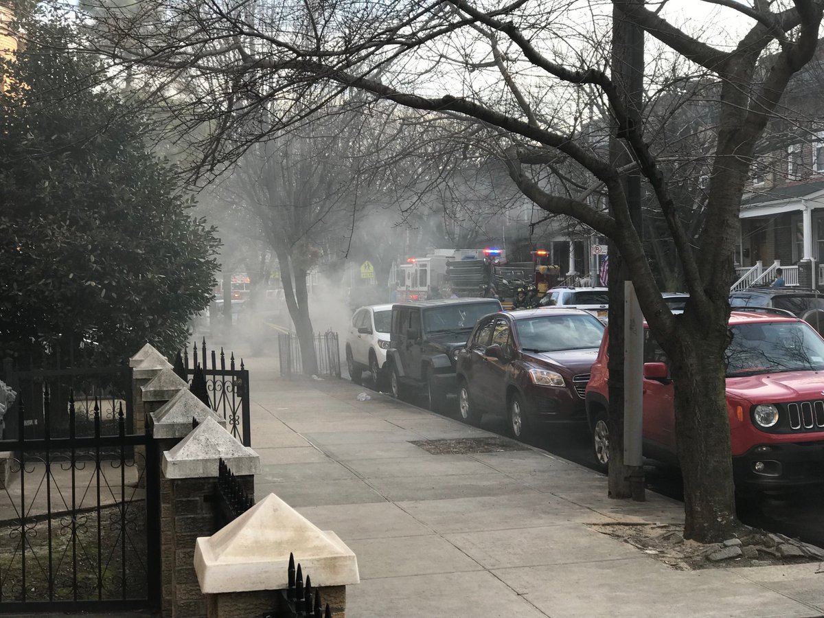 alexdivide's tweet image. Just leaving the house... I thought I could smell a little burning man hole. #manholeonfire #conedison