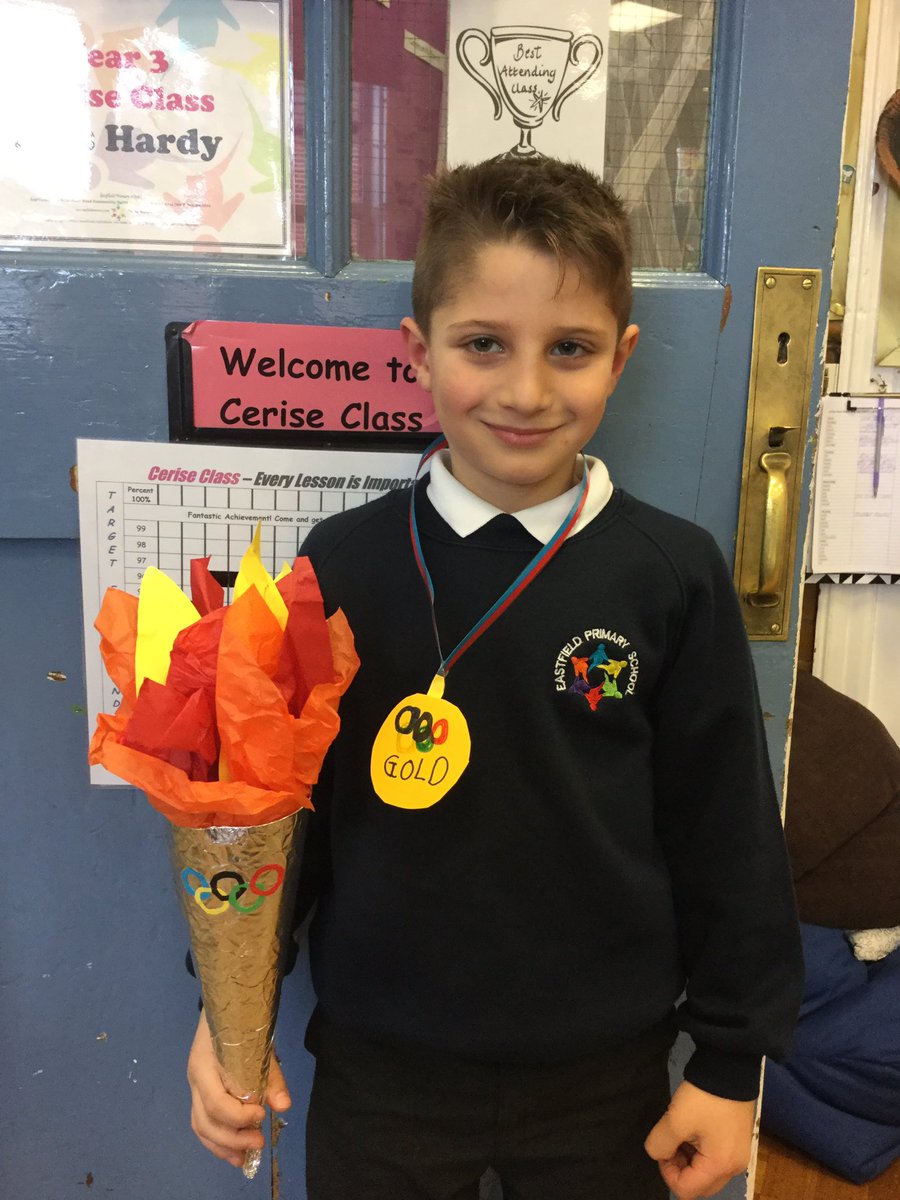 EPSMissMHardy's tweet photo. I love coming back after half term because we get to see all the great #homelearning that has been going on! #wedidntevensetanything #enthusiasticlearning #superlearners @Gaynor_Spence @Eastfield_EN3 😁🌟🙌🏼 https://t.co/JkOmCNbIcd