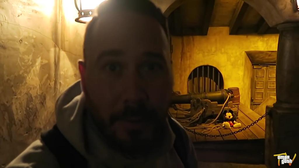 trisrenblogs's tweet photo. @OmarGoshTV I found something in the background of your videos it's so creepy I question it's like is this for real i see a stuff Mickey Mouse just bury of the beginning I see a stuff Mickey Mouse toy https://t.co/njHv3uN1jb