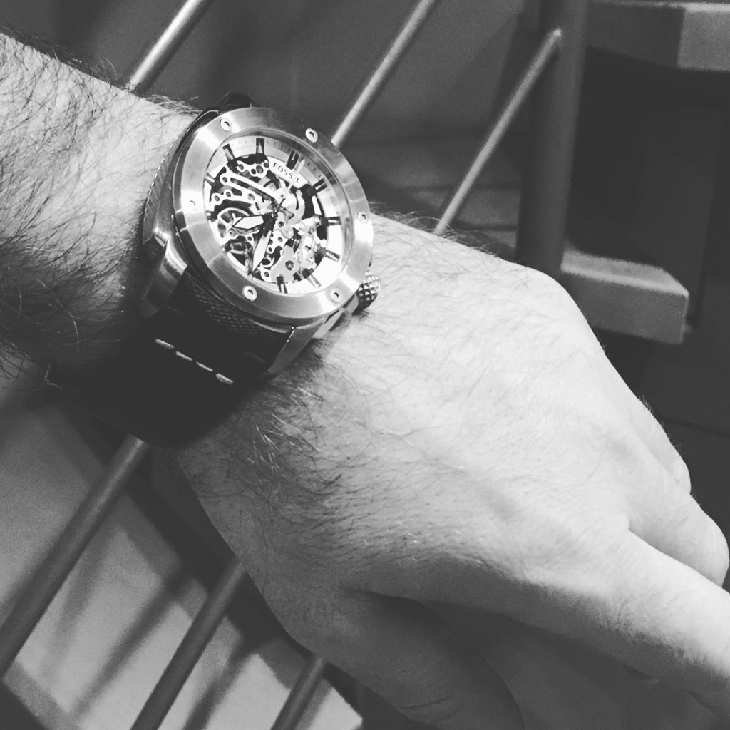 andrian_ivanov's tweet photo. @Fossil Modern Machine! #FossilStyle https://t.co/4qNJwpevCw