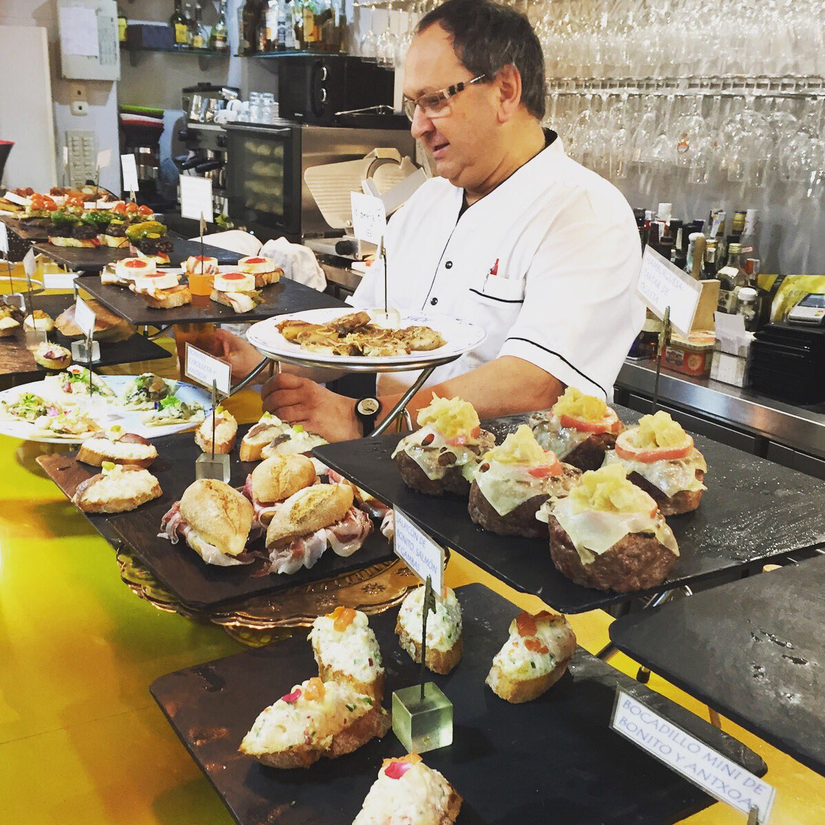 Delicious pintxos at Hidalgo 56 #pintxo #pintxos #donostia #sansebastian sansebastianpintxobars.com/pintxo-bars/hi…