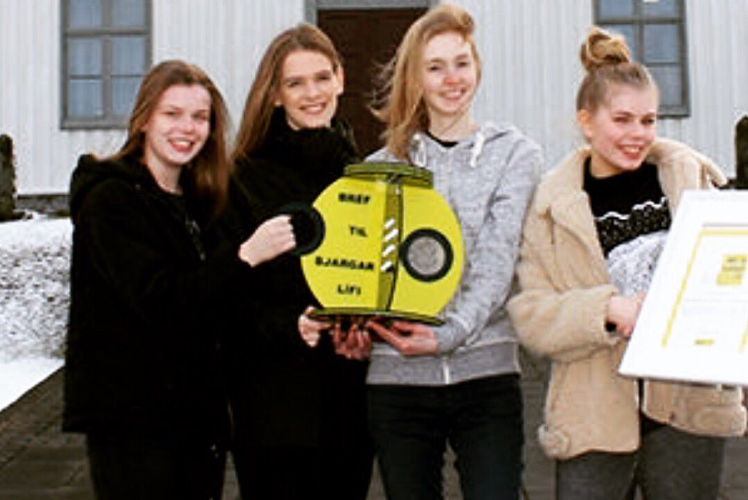Þá höfum við uppljóstrað hvaða skóli vann Bréf til bjargar lífi keppnina. Það var Menntaskólinn í Reykjavík. Til hamingju meistarar ❤️