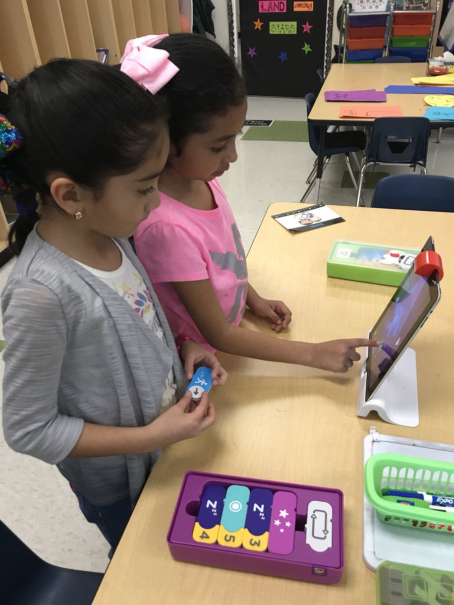 jburnha6's tweet image. Adventures in coding! 🐭🧀Today we learned how to sequence steps to reach a goal @PoplinES_NC #codingclassroom