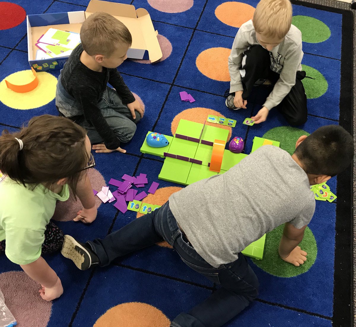 jburnha6's tweet image. Adventures in coding! 🐭🧀Today we learned how to sequence steps to reach a goal @PoplinES_NC #codingclassroom