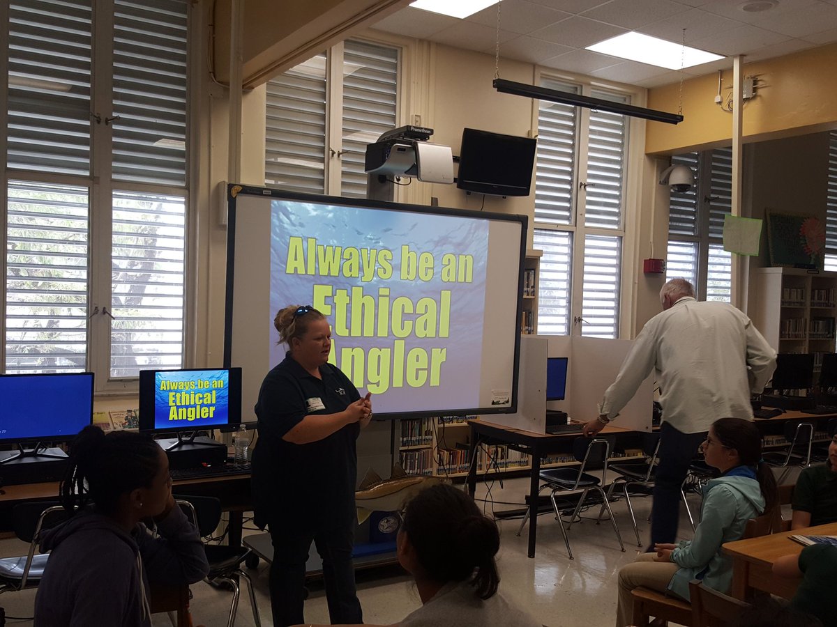 westmiamimiddle's tweet photo. Thanks to our guests for an informative presentation on fishing. Tomorrow we head out to sea! #ecotecmagnet #carthe @TheIGFA @SeaGrant @MDCPSCentral https://t.co/h5X0I22zhJ