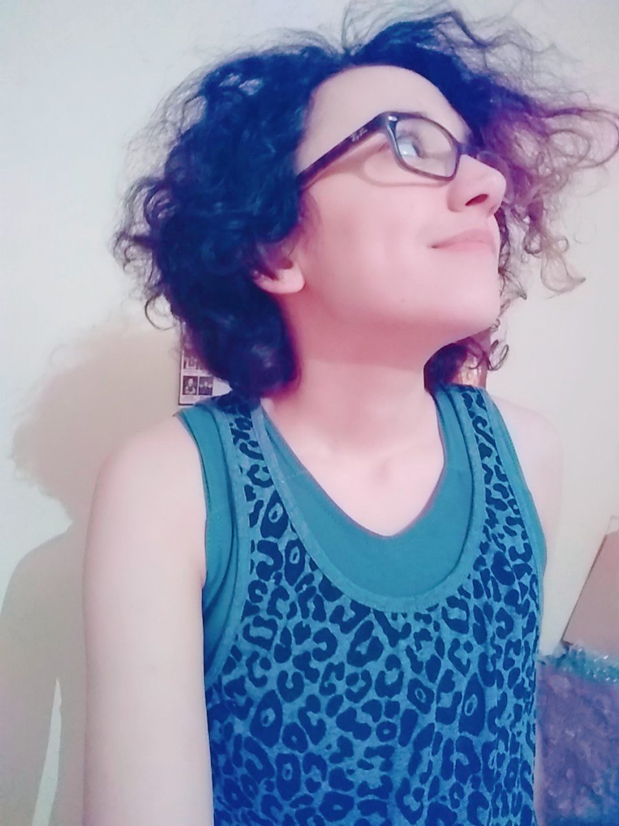 devilsmignon's tweet image. #NonBinaryBabes too hot for the binary