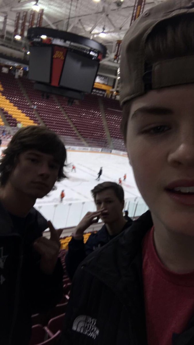 dburdette_'s tweet photo. Happy 16th to my favorite d partner💞🤟. Come scoop me some time @cameron_eng4 https://t.co/LiBfojCcS1