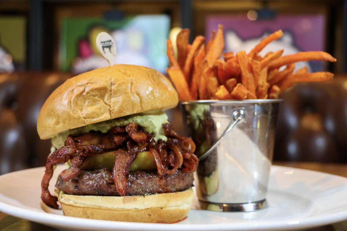 Everyday calls for a #burger  
#shareyourburger #burgers $vegaseats #vegasdining #bestfoodworld #myfab5