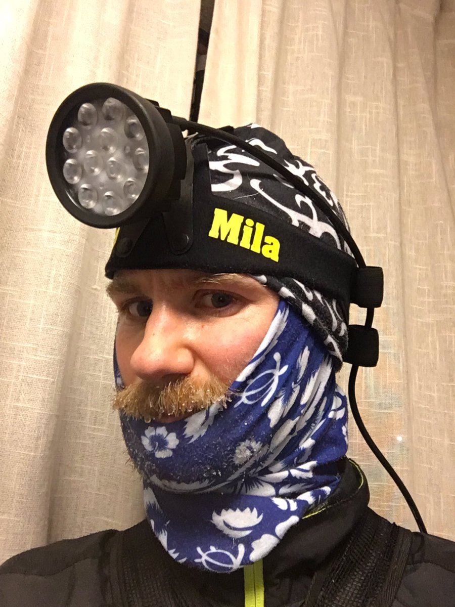 EriBeg's tweet photo. Finns inget dåligt väder, bara dåliga kläder. När det börjar nypa i kinderna kan man alltid köra dubbel buff. Modemässig succé dessutom! https://t.co/C26WtpAJOB