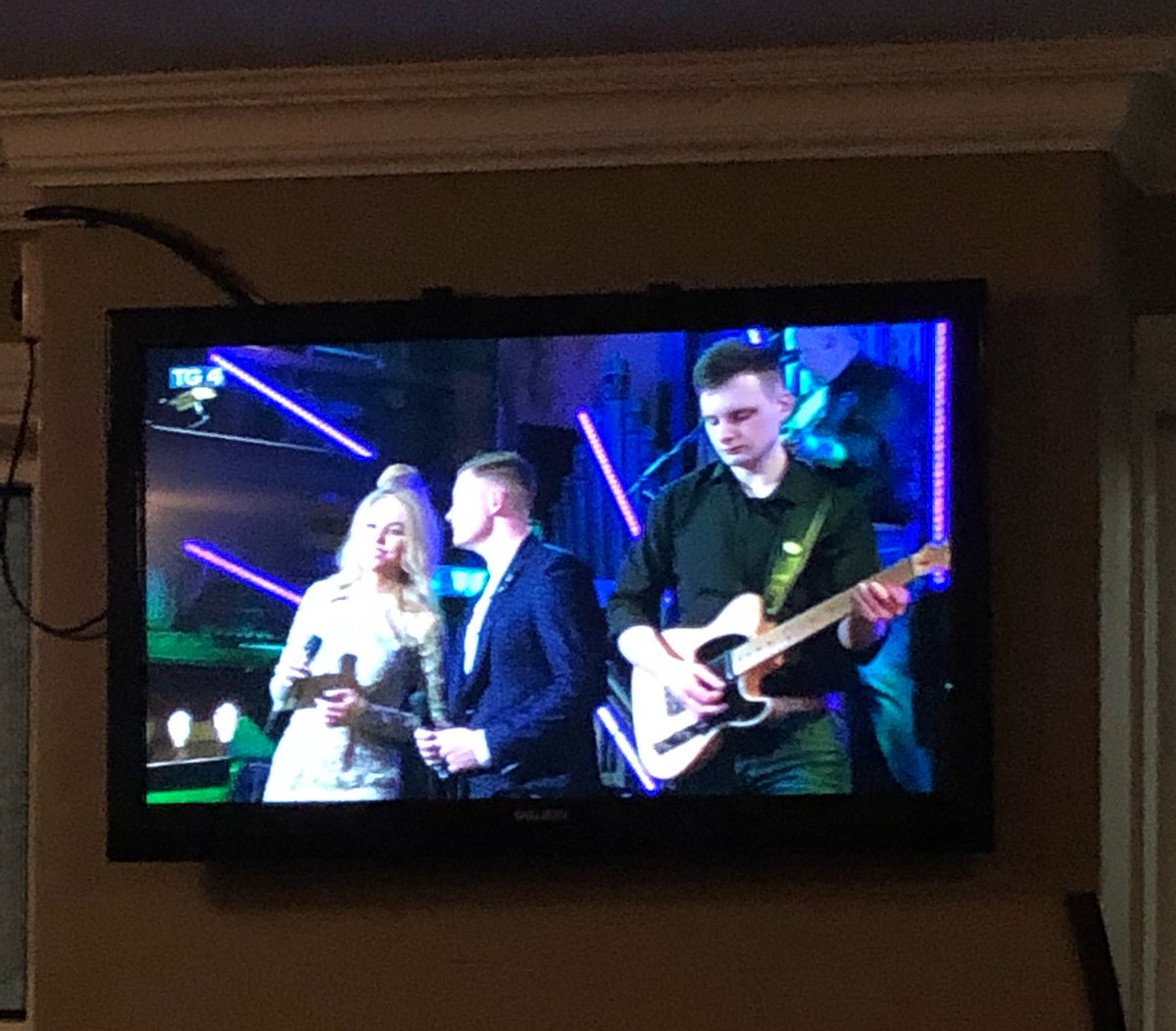 GaryFitzMusic's tweet photo. Thanks to @ClionaHagan for being a fantastic mentor. Just loving the experience so far! @CeolCountry @ClionaHagan #glortire #VOTEGLOR6 https://t.co/FZA6Ug7Qup