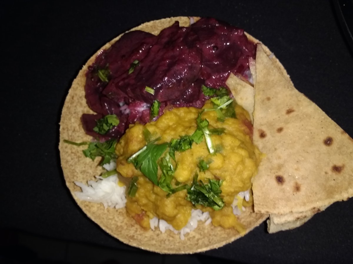 Ohlittlecoconut's tweet photo. Wow what a day today has been. The food was consumed in a blink of an eye @MetMUnch event this evening. Tiring but enjoyed every bit of it.
#metmunch #teamwork #loveit https://t.co/MGTmn5ZVKG