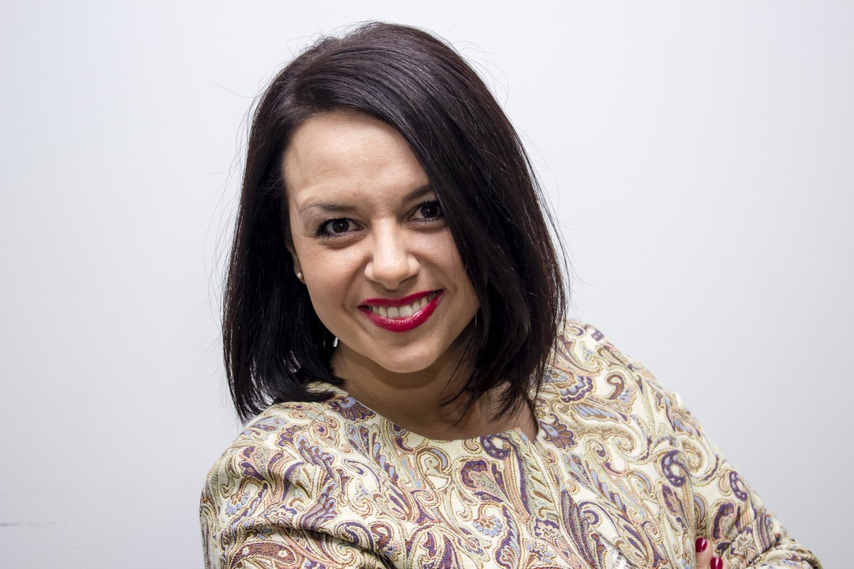 "El vino nos brinda,como viajeros, la clave para mimetizarnos con la cultura y el auténtico modo de vida de los destinos que visitamos".  Natalia Novoa 
#enoturismoriasbaixas  <a href="/Miss_TourisTIC/">Natalia Novoa T</a>