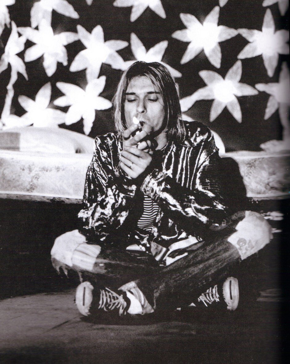 hannahborsari's tweet photo. Hppy b day kurt💛 https://t.co/UF9bse9SQT