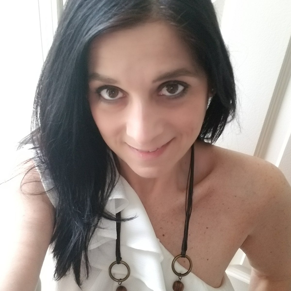 Krystynex's tweet photo. #NewProfilePic #DarkSide #DarkAngel #toga #AllSmiles #Irish #IrishGirl #slainte #HazelEyes https://t.co/NVq4CpUUXl