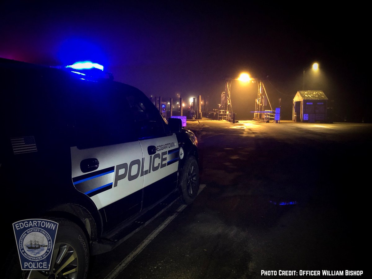edgartownpolice's tweet photo. Good Evening Edgartown!
A late night view from the Chappaquiddick side of town
#edgartown #edgartownpolice #goodeveningedgartown #chappaquiddick #chappyferry https://t.co/iPQ38o5mWF