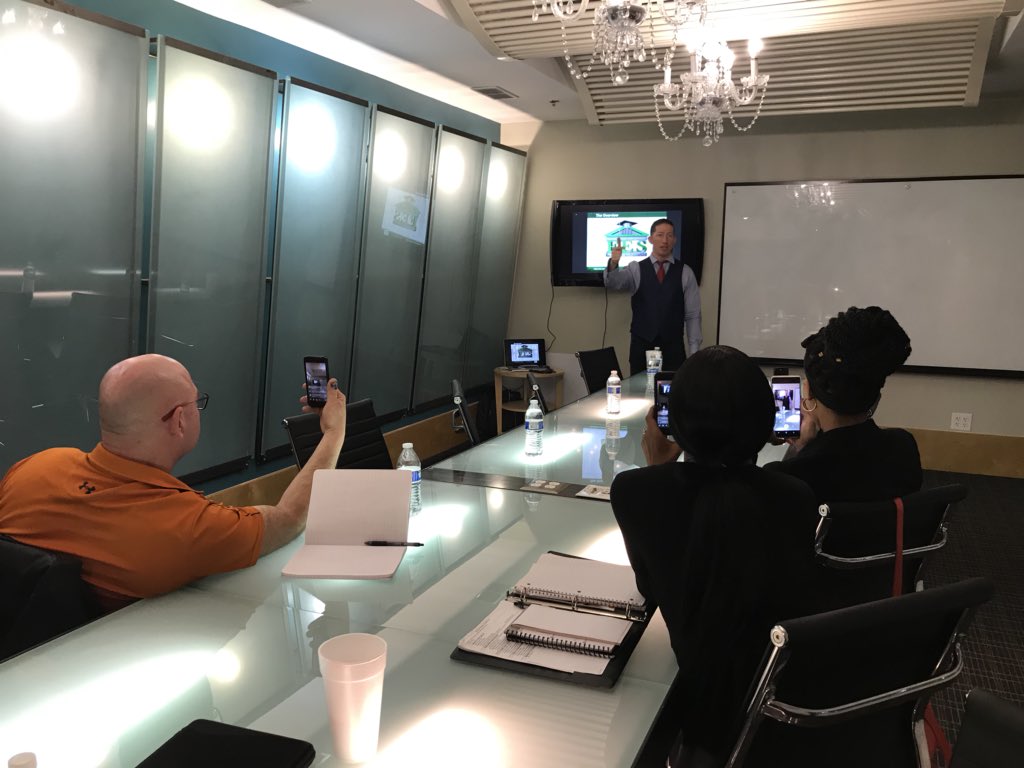 BrandeePember's tweet image. Tonight’s event. Welcome Monica to the team! I look forward to working with you 😄 #LeadershipDevelopment #Business