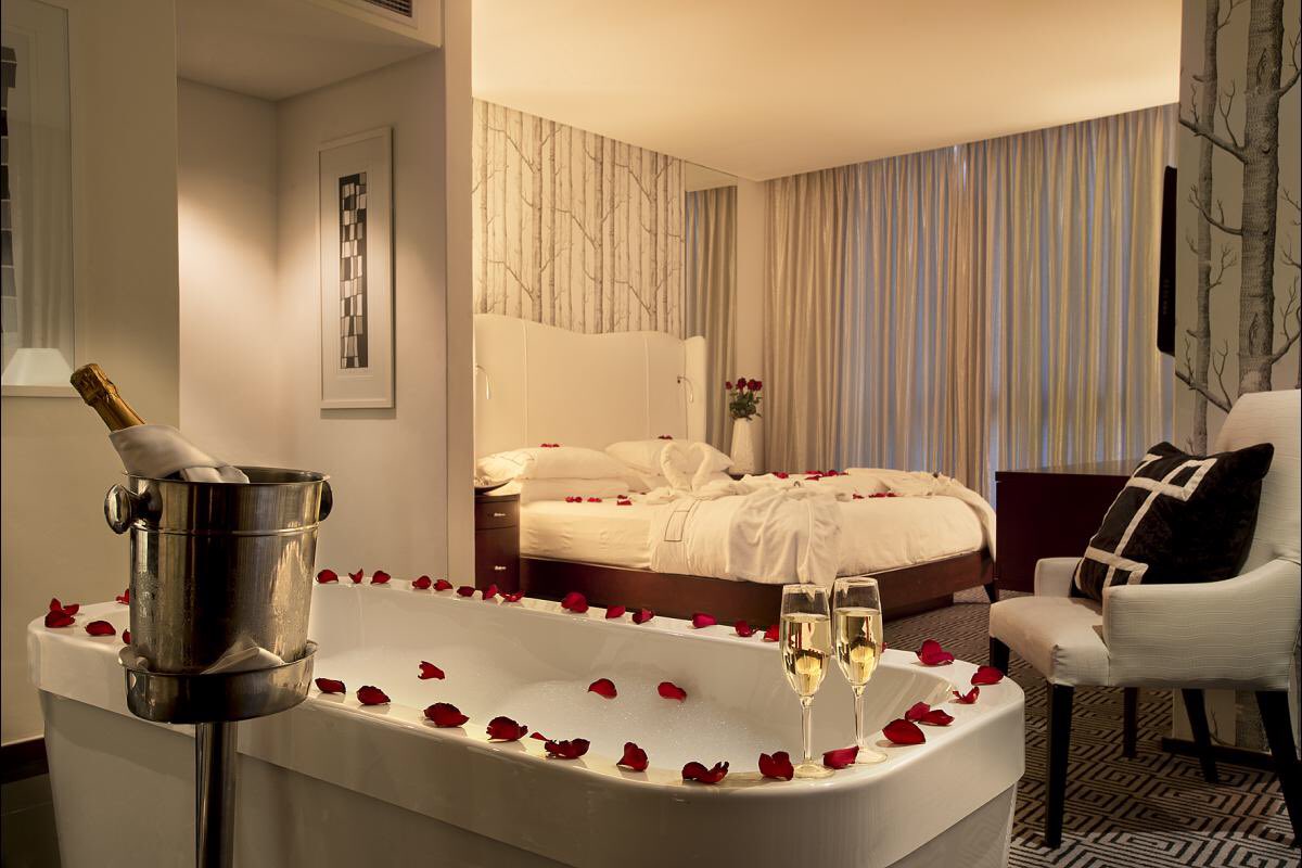 DolphinParadis3's tweet photo. Start your wedding experience at Dolphin Paradise Resort and finish up with an unforgettable honeymoon memories💍❤️🏖🍻 #dolphins #Paradise #resort #Honeymoon #marriage https://t.co/ePX3jMzS5r