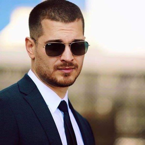 DiziDuny's tweet photo. Ulaş Tuna Astepe  RT
Çağatay Ulusoy   FAV 

YARI FİNAL 
Takip etmeyenlerin oyu geçersizdir.
Kazanan FİNAL'DE

#UlaşTunaAstepe #SenAnlatKaradeniz
#NefTah #İremHelvacıoğlu 
#ÇağatayUlusoy #İçerde #SerenaySarıkaya #ArasBulutİynemli https://t.co/T3TF0im8wa