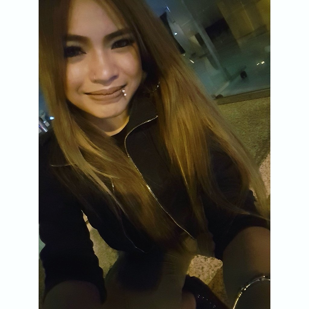 sweetsexyshui_'s tweet photo. I truly believe that goals are limitless with hard work and dedication. ☺

#randomthoughts #atwork #breaktimeagenda #breaktimeselfie📷 #whenindubai🇦🇪 #uae #djshuipingli #djlife #travel #work #nightlife #worklife #wisdom #BYE 

Goodnight &amp; Good Morning!
Lablab 💕 https://t.co/FmKmzcaPrP