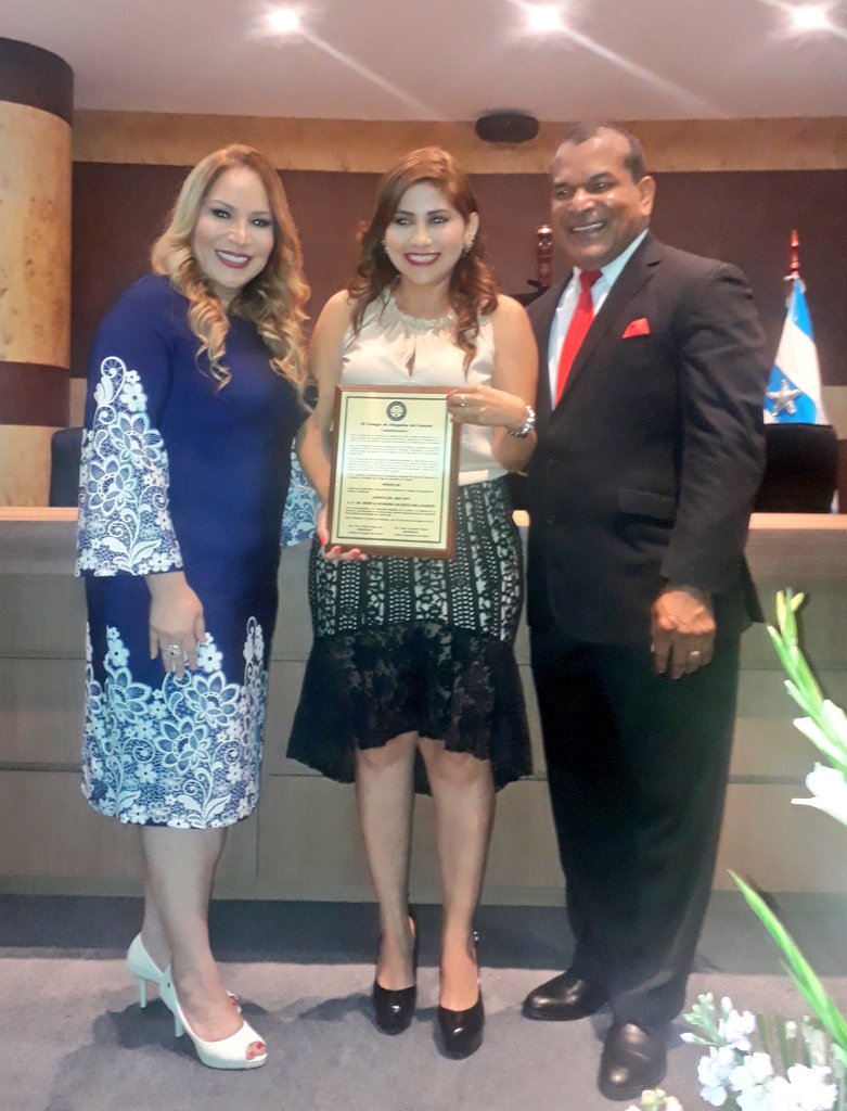 La Directiva del #ColegioDeAbogadosDelGuayas hace entrega de reconocimientos a los "Juristas del año 2017"
Nuestros Distinguidos Abogados forman parte de este Homenaje.

Juntos Lo Hicimos Posible.
Juntos Somos Invencibles.!
Ab. Jimmy Salazar G
Presidente <a href="/CAG_GYE/">ColegioDeAbogadosGYE</a>
<a href="/FENADE_EC/">Federación Abogados</a>