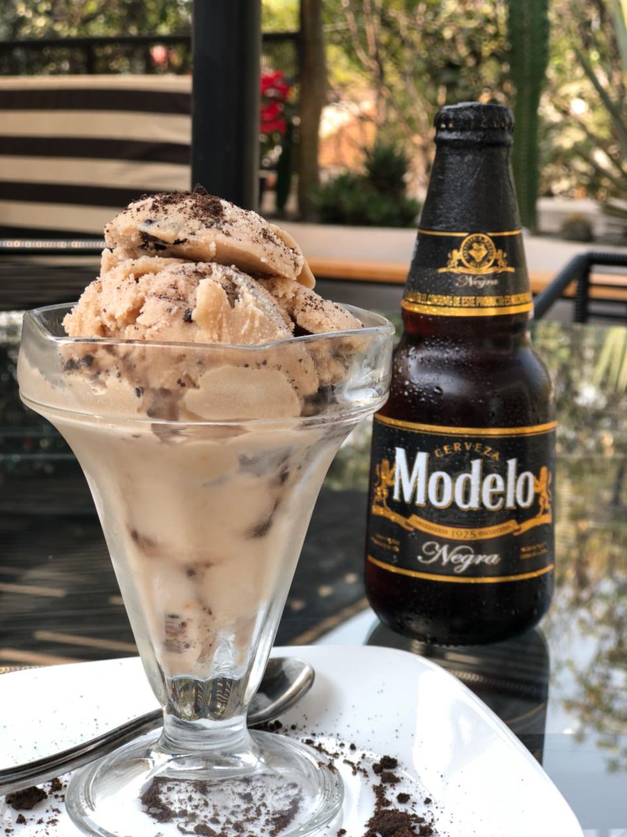 Mezcla perfecta entre las notas de chocolate, malta oscura, caramelo y lúpulo de Negra Modelo, con ingredientes como almendra confitada, cacao y café 🤤 
#HeladoEspecial #SomosNómada