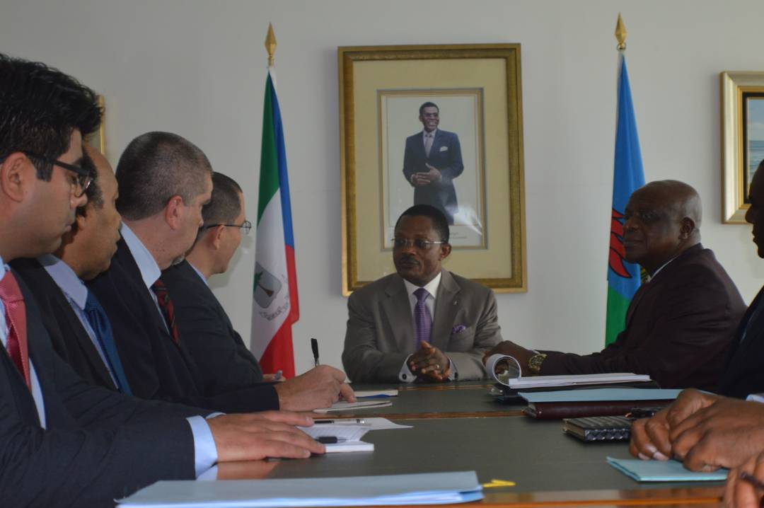 Agradecemos al Primer Ministro de Guinea Ecuatorial, Pascual Obama, y a su gabinete, por la intensa jornada de trabajo conjunto, evaluando lo que hemos avanzado e identificando  nuevas áreas de cooperación bilateral. ¡Gracias herman@s! #GiraDeLaDignidadSurSur